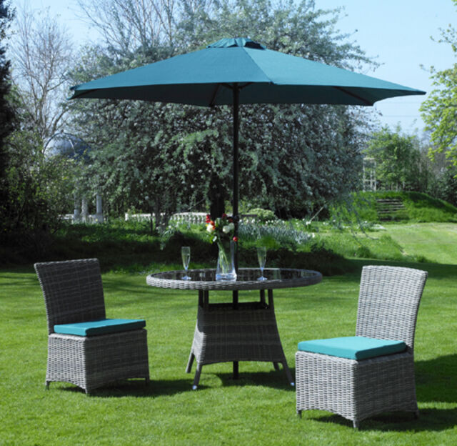Everlast Parasol Green with Chairs